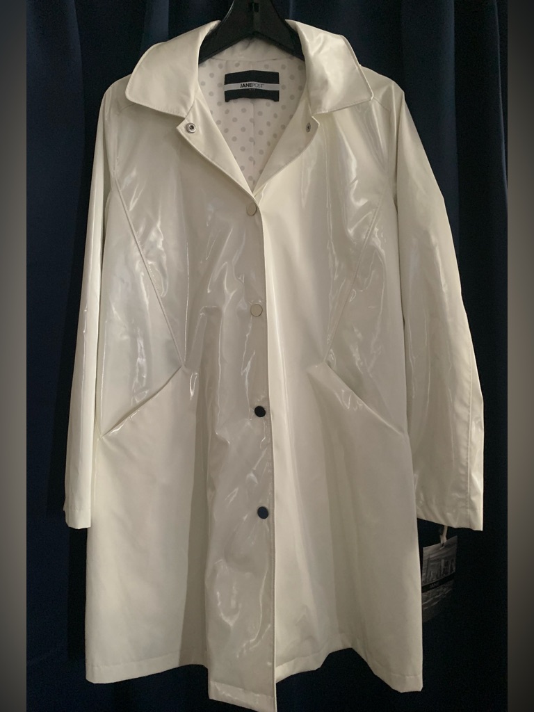 Jane Post Classic White Slicker With Detachable Hood